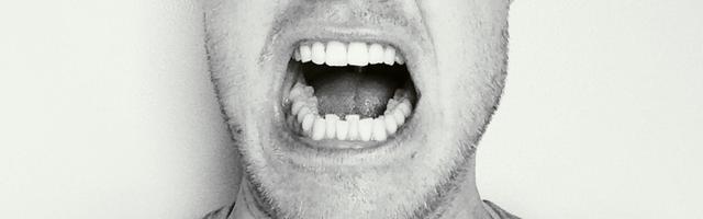 Fogcsikorgatás - Ebből elég!