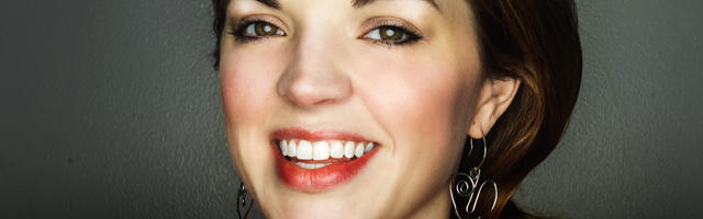 Ragyogó mosoly egyszerűen, természetesen