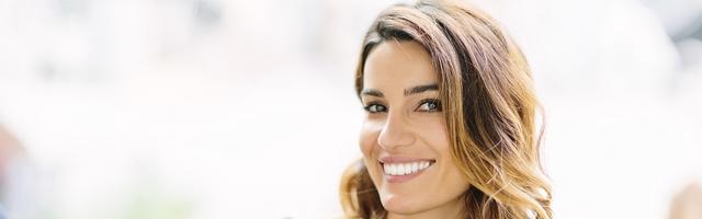 Egy ideális InvisalignⓇ napi rutin Julival