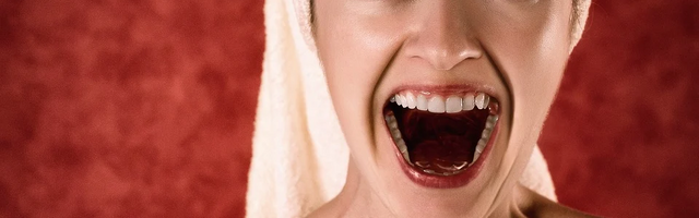 Az ínyromboló fogkő névjegye